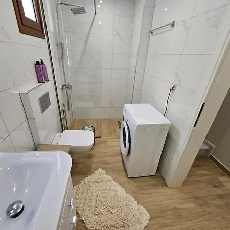 Agora Luxury Ii *
