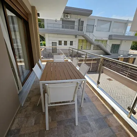 וילה Agora Luxury Ii לוטראקי