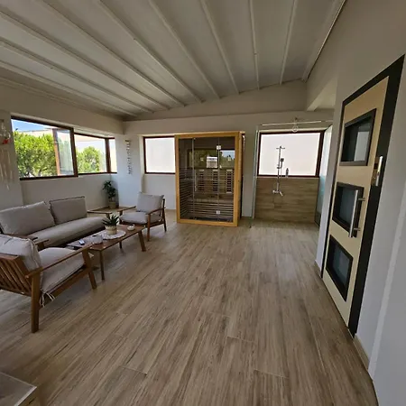 Agora Luxury Ii *