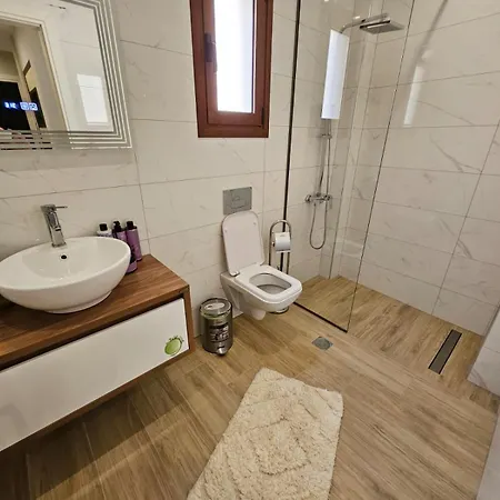 וילה Agora Luxury Ii לוטראקי