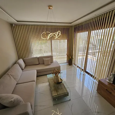 וילה Agora Luxury Ii