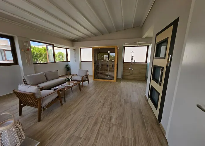 Agora Luxury Ii *